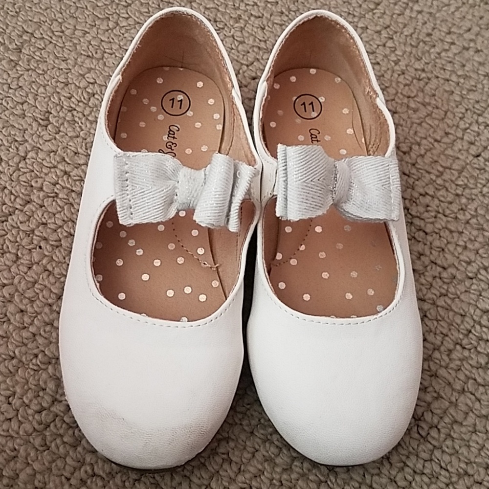 Little girl's dress shoes